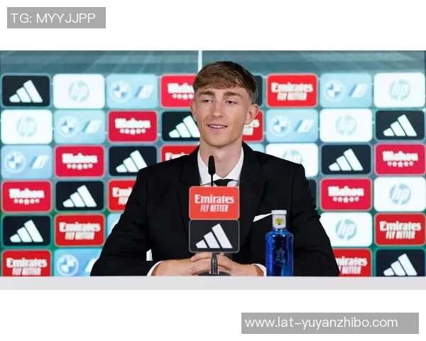 赫伊森：拉莫斯的出球能力被低估了，他是一个出色的传球手